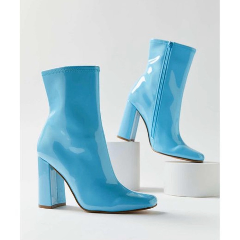 Steve Madden Lynden Blue Patent Boot